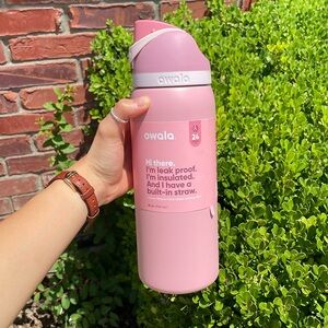LIMITED EDITION WHOLE FOODS EXCLUSIVE | Owala 32 oz Water Bottle | ROSY DREAMS